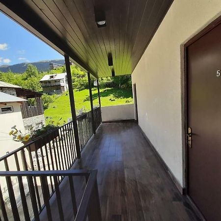 Guesthouse Of Manoni Ratiani 메스티아 외부 사진