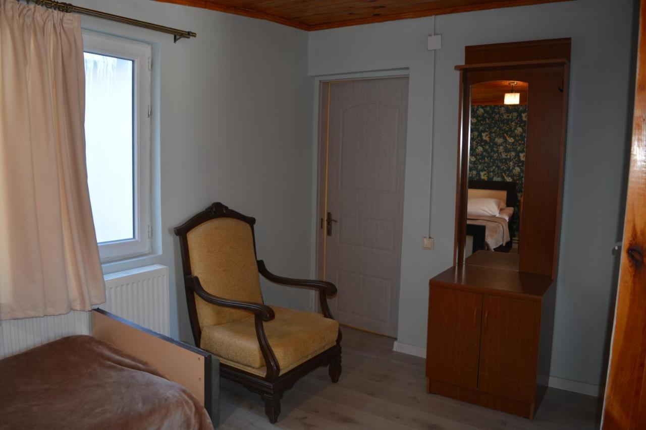 Guesthouse Of Manoni Ratiani 메스티아 외부 사진