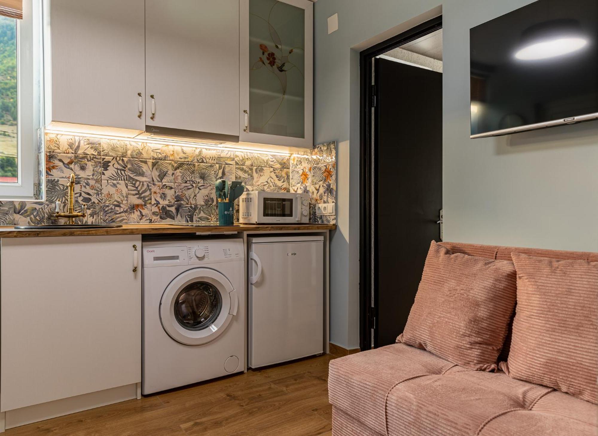Guesthouse Of Manoni Ratiani 메스티아 외부 사진