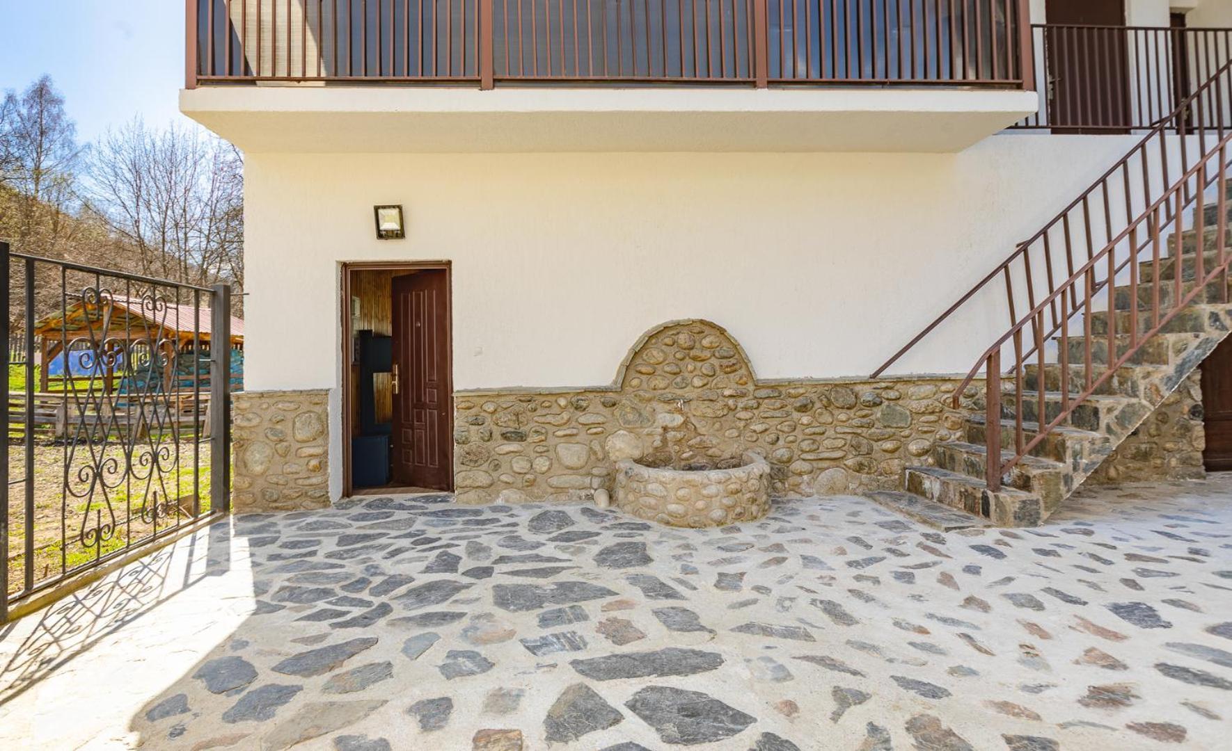 Guesthouse Of Manoni Ratiani 메스티아 외부 사진